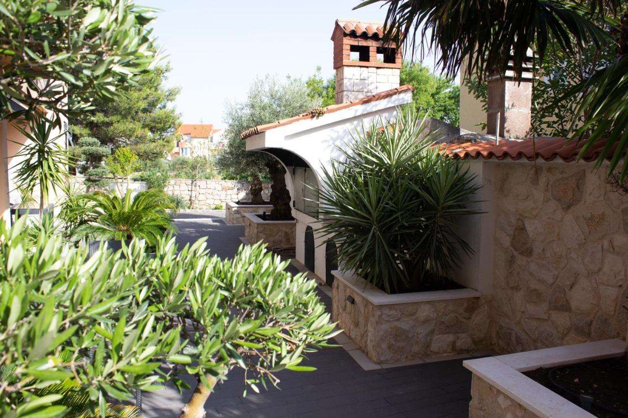 Apartments Villa Jelena Vodice Exterior photo