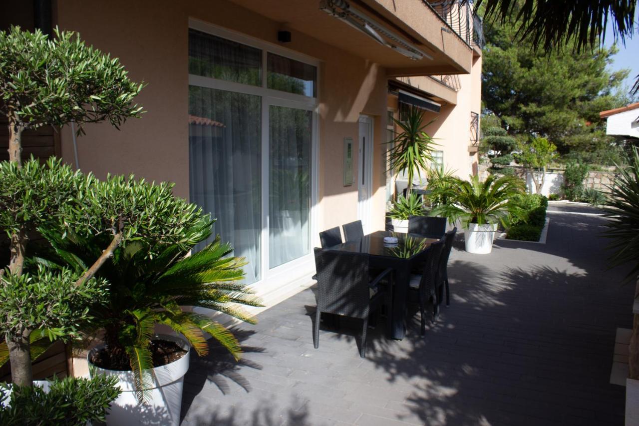 Apartments Villa Jelena Vodice Exterior photo