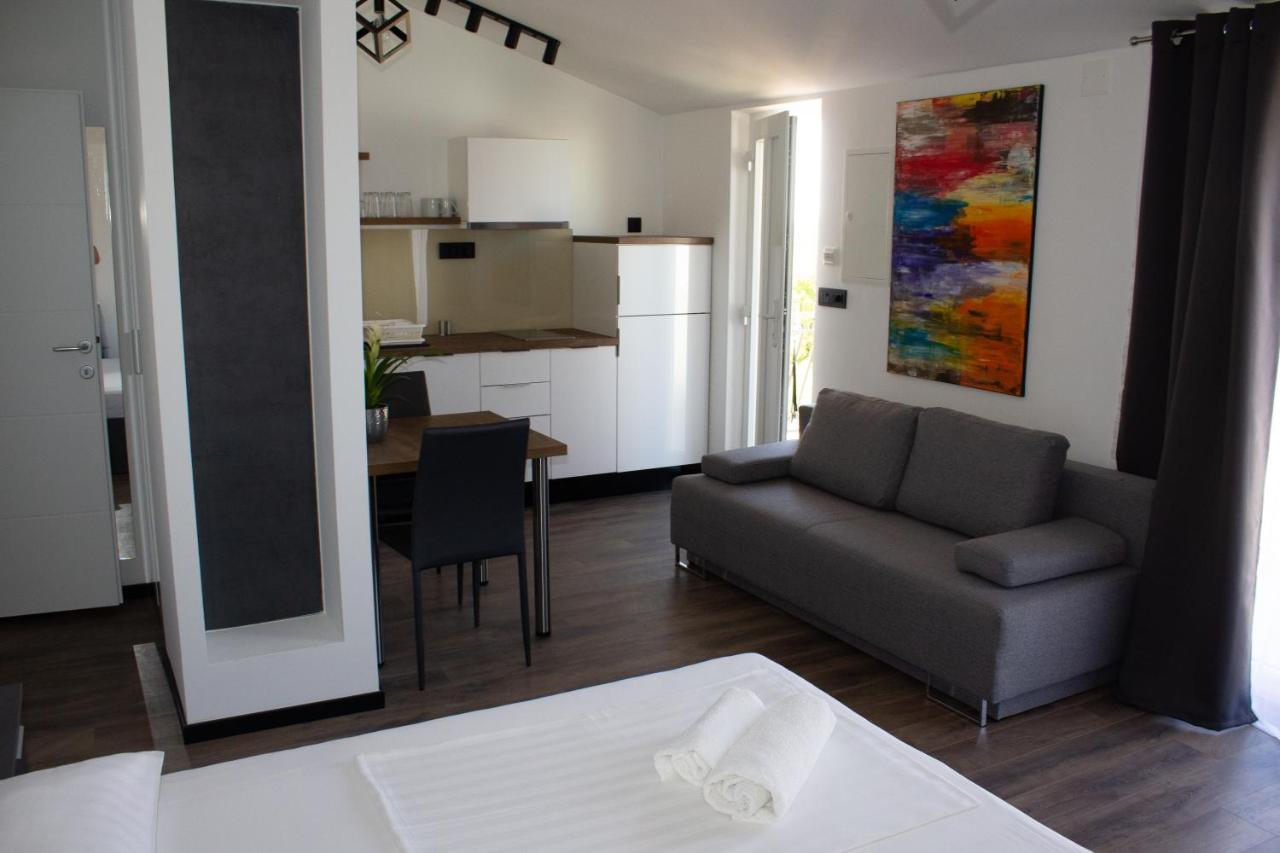 Apartments Villa Jelena Vodice Exterior photo