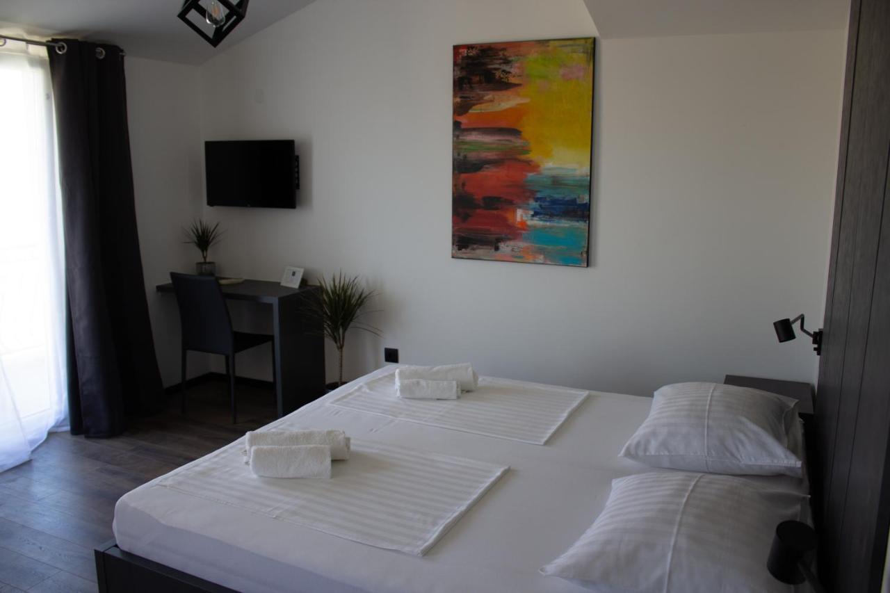 Apartments Villa Jelena Vodice Exterior photo