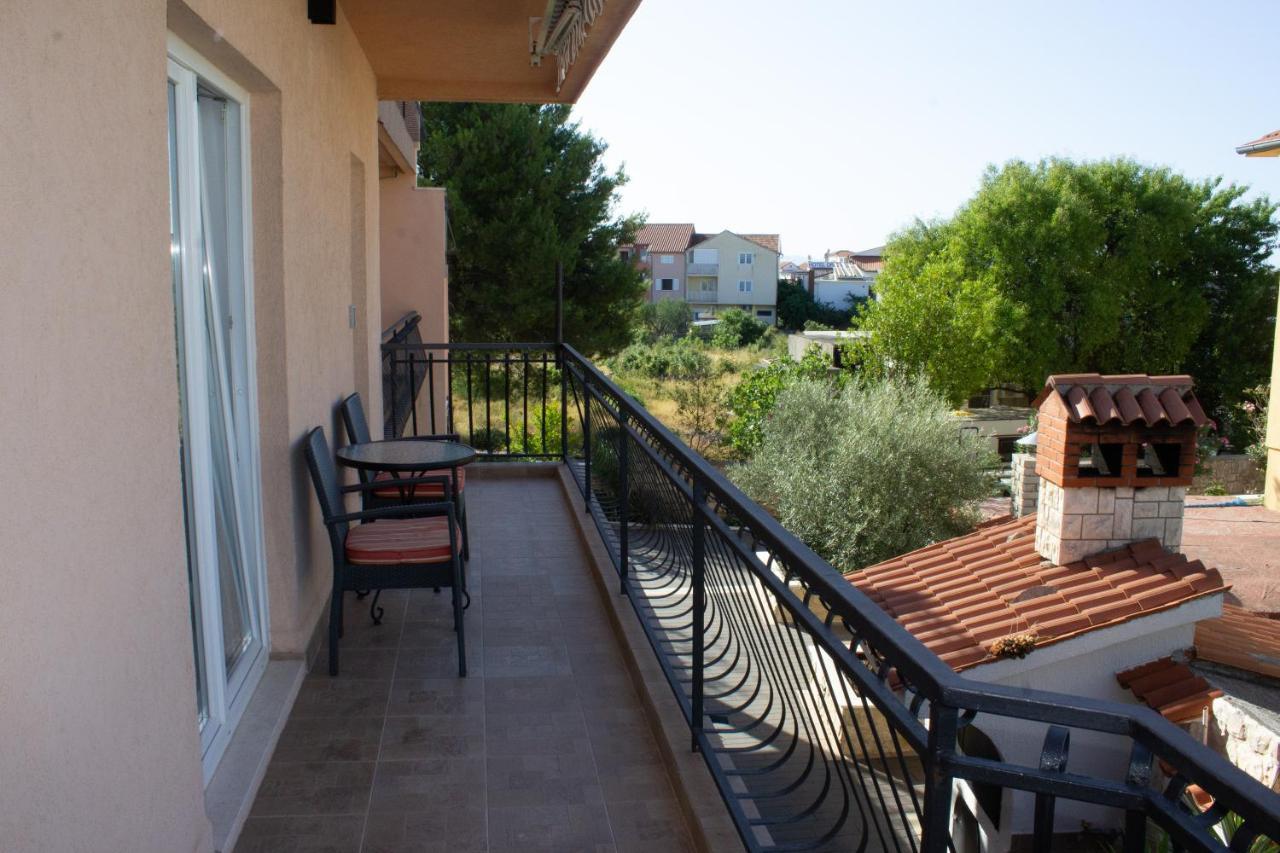 Apartments Villa Jelena Vodice Exterior photo