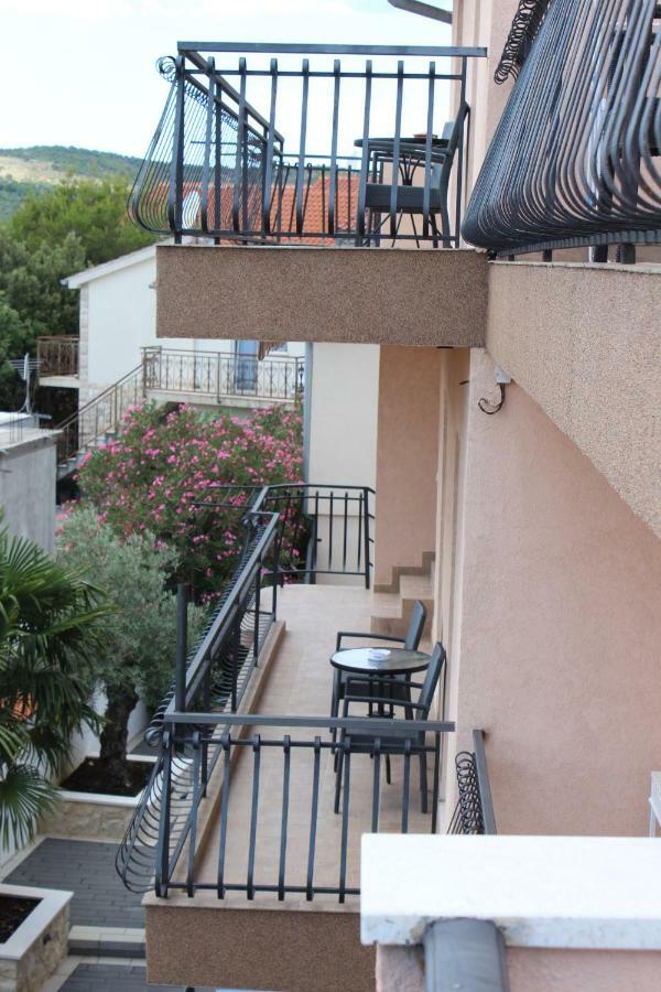 Apartments Villa Jelena Vodice Exterior photo