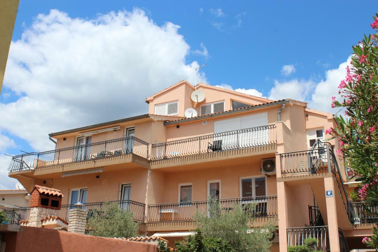 Apartments Villa Jelena Vodice Exterior photo