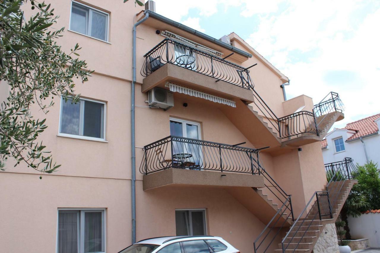 Apartments Villa Jelena Vodice Exterior photo